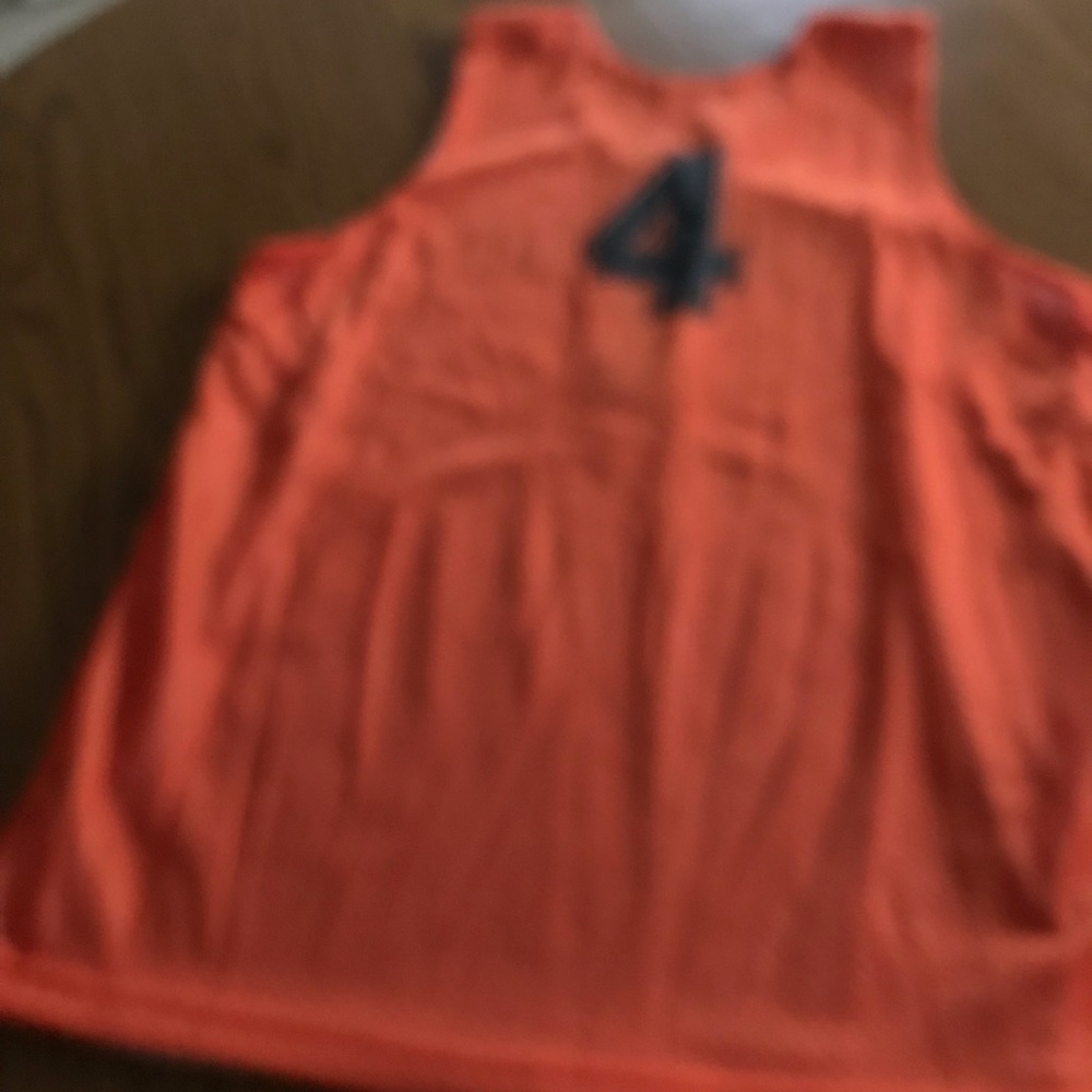 Alicia Mens Size Small Basketball Shirt.    421